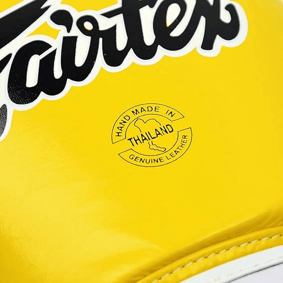 Guantoni Fairtex BGV1 giallo per Muay Thai, Kickboxing e Boxe.