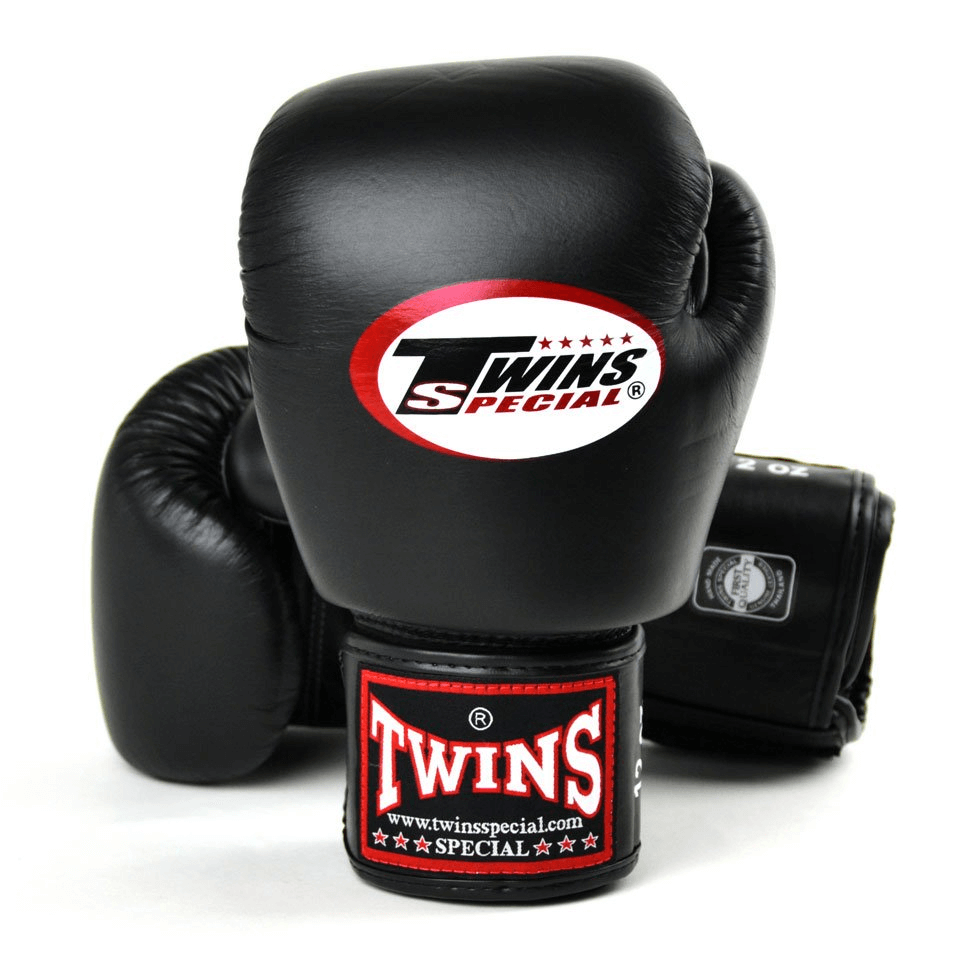 Guantoni Muay Thai Twins Special BGVL3-BLK Nero in vera pelle per allenamenti e match di Muay Thai e Kickboxing. Made in Thailand, imbottitura ultra protettiva, polso corto e solido.