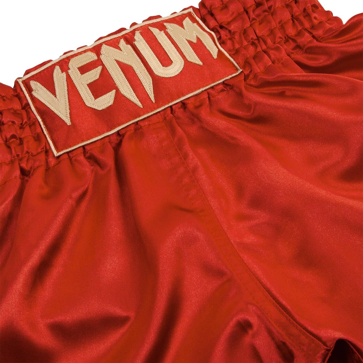 Pantaloncini Muay Thai Classic Venum Rosso per Thaiboxe e Kickboxing