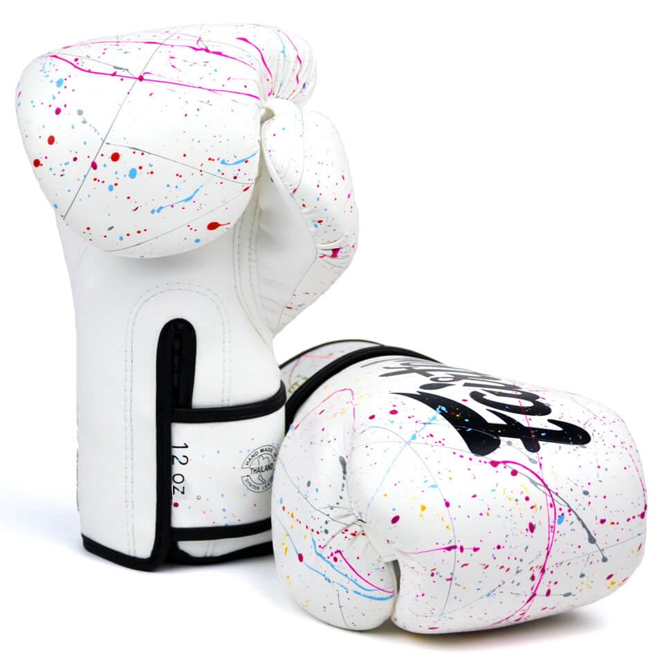 Guantoni Muay Thai Fairtex The Painter, semileather, dettaglio coppia, per allenamenti e match di Boxe, Kickboxing, Sanda, Pugilato, sport da combattimento