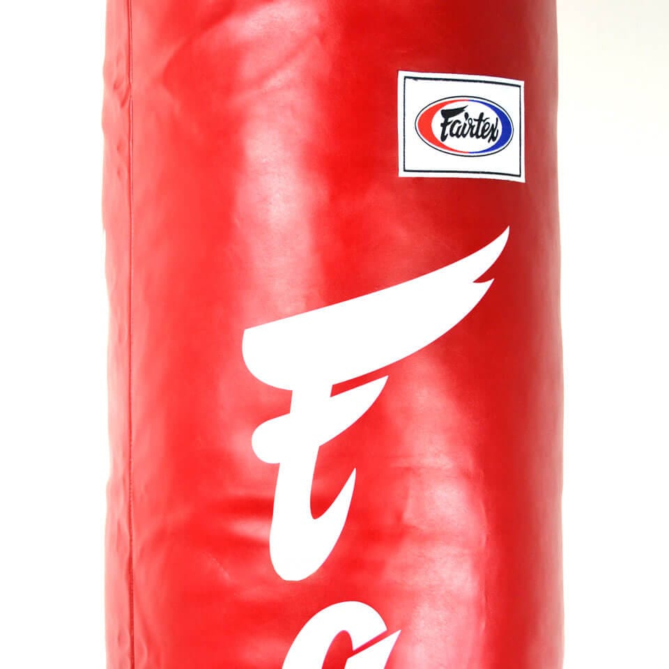Sacco Fairtex Banana Bag Rosso 180 cm, 40 kg, per allenamenti di Muay Thai, Kickboxing, Boxe, MMA, Pugilato, Thaiboxe, dettaglio scritta