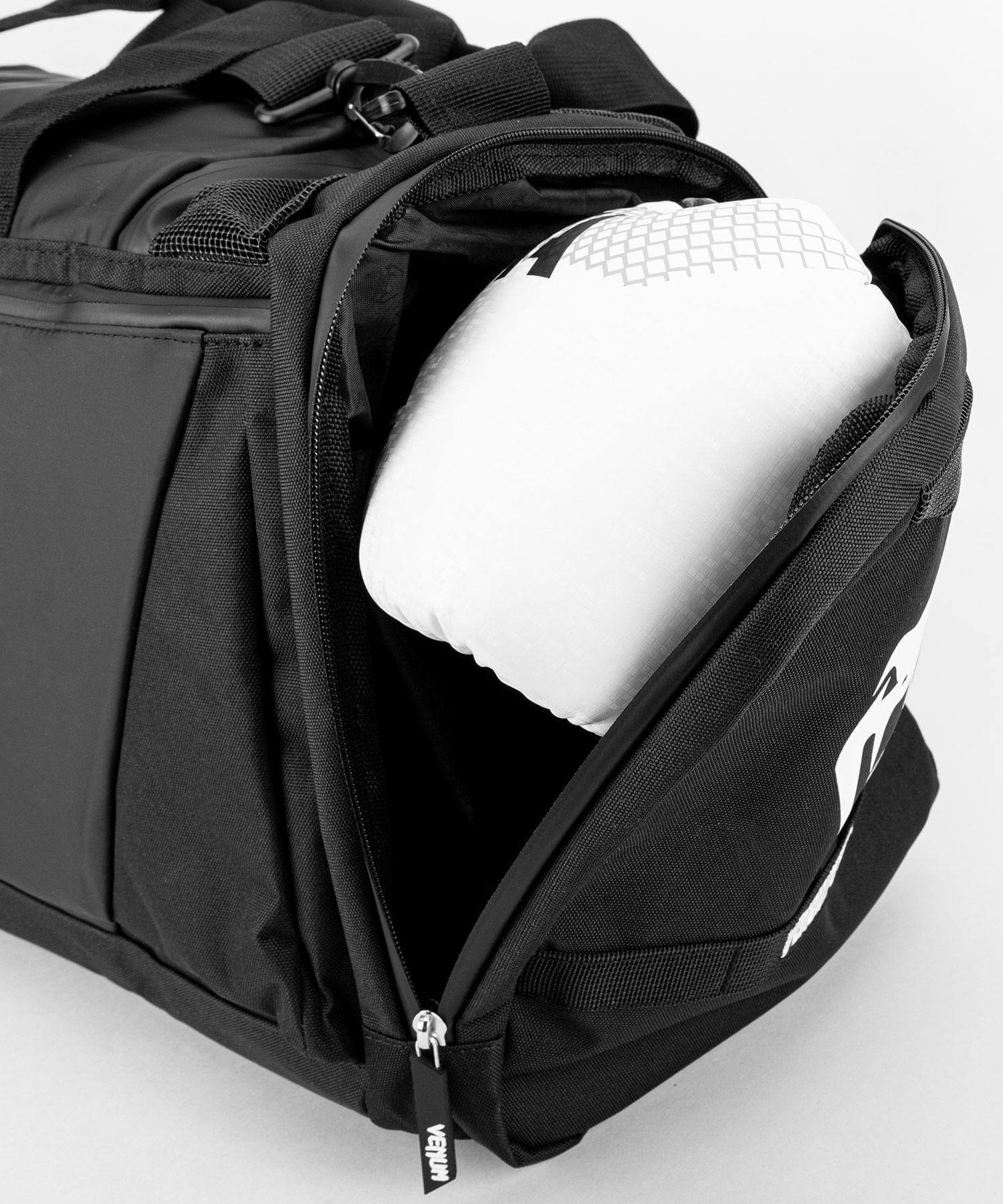Borsone sportivo Venum Trainer Lite Evo Nero/Bianco per MMA, Grappling, Brazilian Jiu Jitsu, Boxe, Kickboxing, Muay Thai
