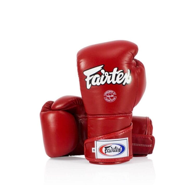 Guantoni Fairtex Angular rosso in pelle, per allenamenti di Boxe, Muaythai, e Kickboxing