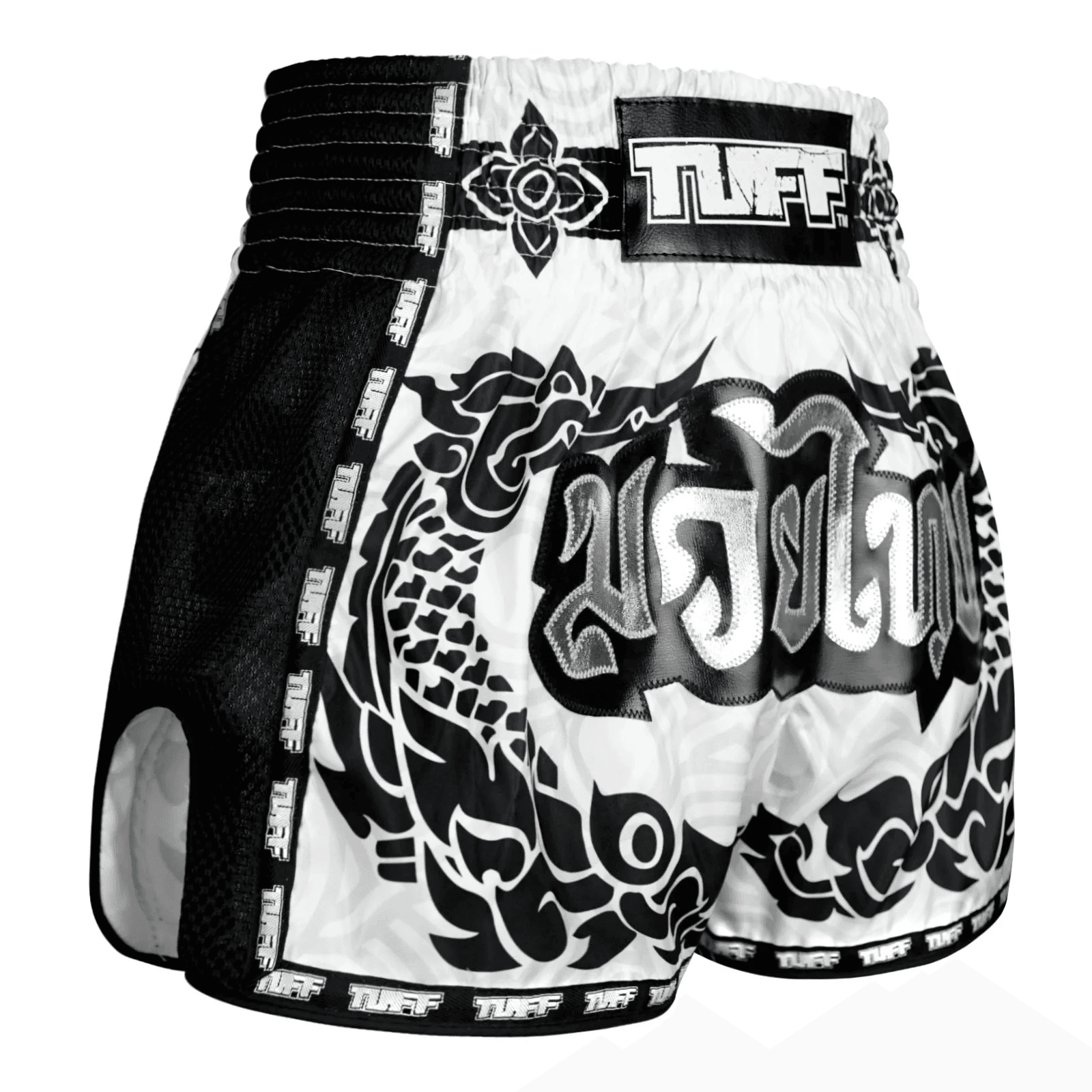 Pantaloncini Muay Thai Tuff Great Hongsa Bianco/Nero per allenamenti e match di Kickboxing e Muay Thai. Leggeri, comodi e morbidi con spacchi laterali. In Microfiber non si attaccano alla gamba.