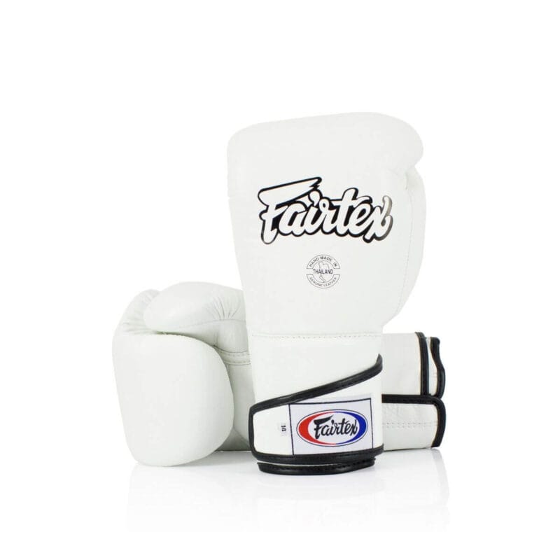 Guantoni Fairtex Angular BGV6 Bianco per allenamenti e match di Boxe, Kickboxing, Muay Thai.