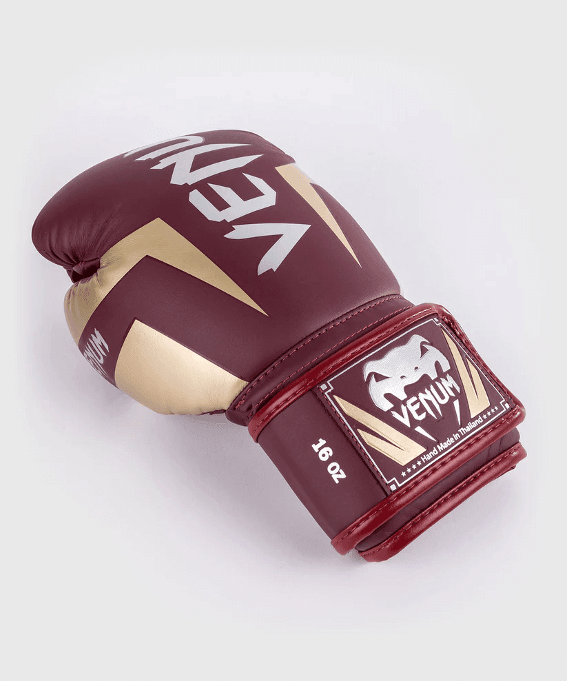 Guantoni Venum ELITE Bordeaux per allenamenti e match di Muay Thai, Kickboxing e Boxe.