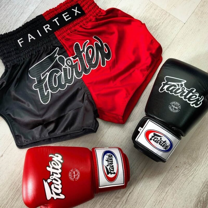 Pantaloncini Fairtex per Muay Thai e Kickboxing Duplex Nero/Rosso