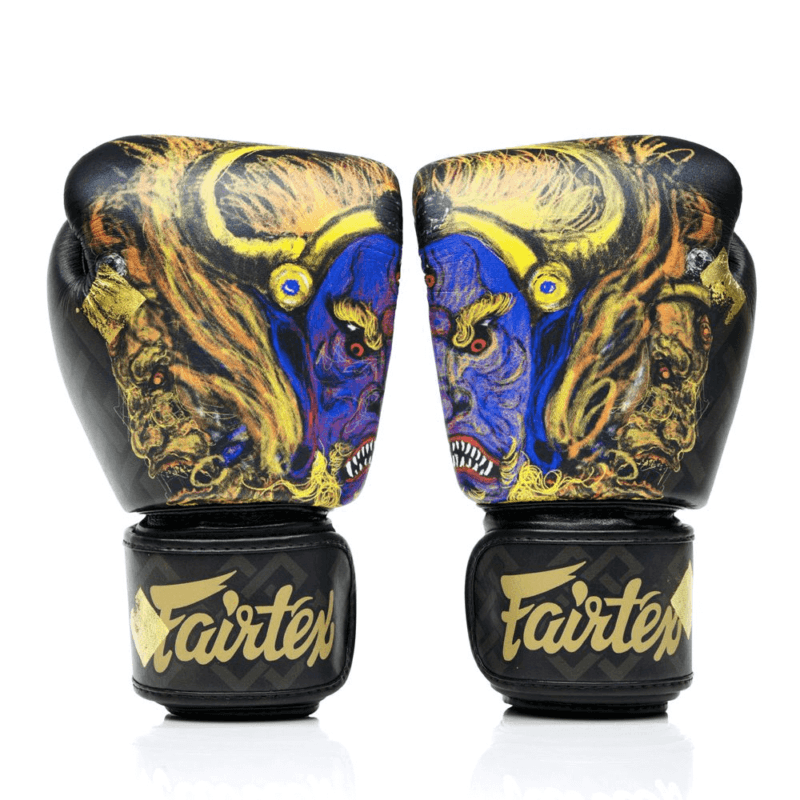 Guantoni Fairtex YAMANTAKA Limit Edition per allenamenti di boxe e allenamenti e match di Muay Thai e Kickboxing. Chiusura in velcro, 10oz.