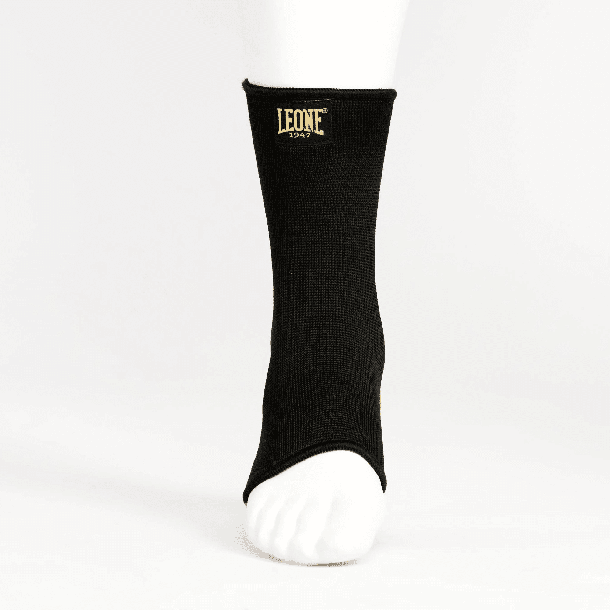 Cavigliere Kickboxing/Muay Thai DNA Leone 1947 Nero/Oro per allenamenti e match. Sostegono l'articolazione e aiutano a stabilizzare la caviglia durante gli allenamenti o i match.