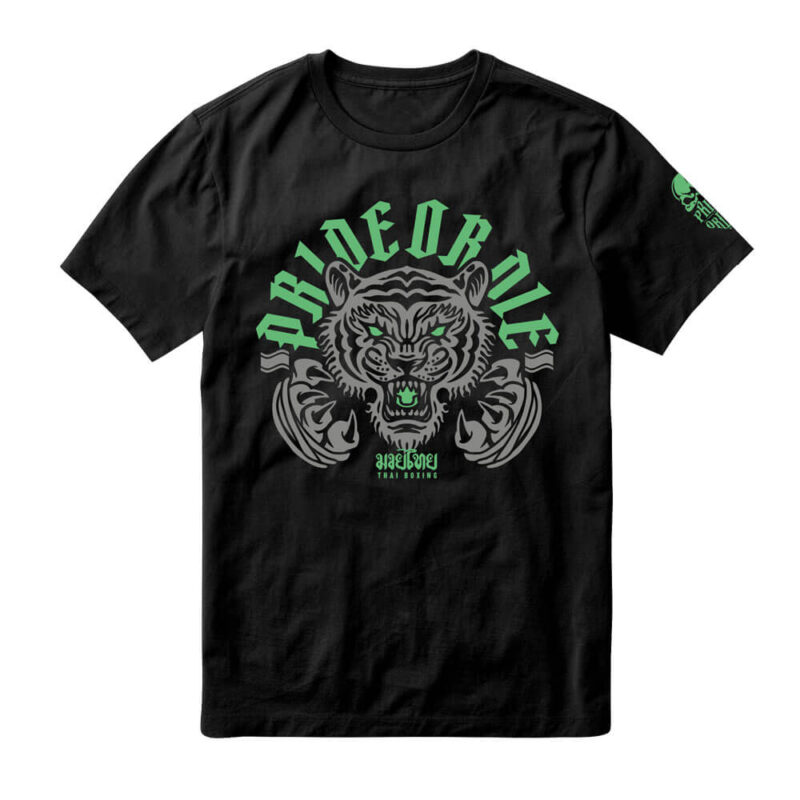 T-Shirt in cotone Pride or Die Thai Boxing Nero. T-shirt Lifestyle per palestra, tempo libero, Boxe, Kickboxing e Muay Thai. Stampa serigrafica, cotone morbido e leggero.