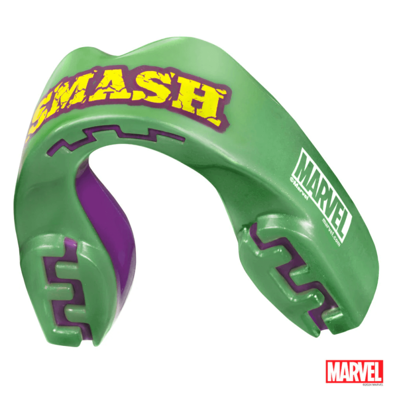 Paradenti Hulk Marvel SafeJawz Verde/Viola per allenamenti e match di Boxe, Kickboxing, MMA e Bjj. Facilissimo da modellare, protegge da urti ed impatti in tutti gli Sport da Combattimento. Per adulti e Bambini. Scegli il tuo Super eroe preferito.
