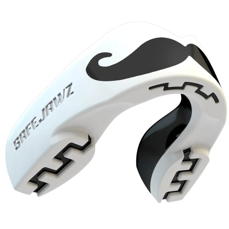 Paradenti Mo SafeJawz Nero/Bianco per allenamenti e match di Boxe, Kickboxing, MMA e Bjj. Facilissimo da modellare, protegge da urti ed impatti in tutti gli Sport da Combattimento. Per adulti e Bambini.