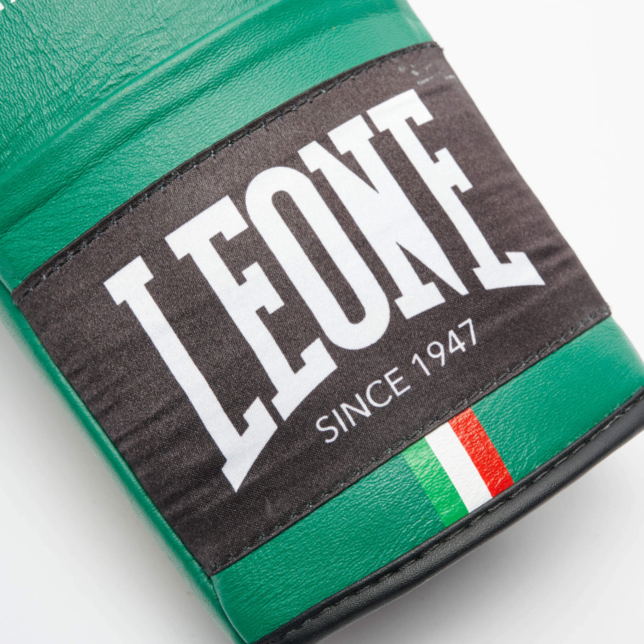 Guantoni da Boxe Leone1947 GN102L Shock Plus verde con lacci in vera pelle