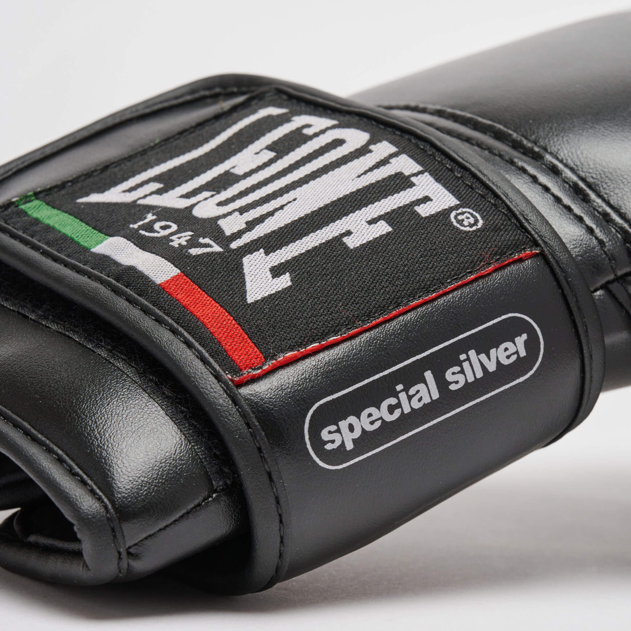 Guantoni Leone 1947 GN383 Thunder Nero per Boxe, Muay Thai e Kickboxing
