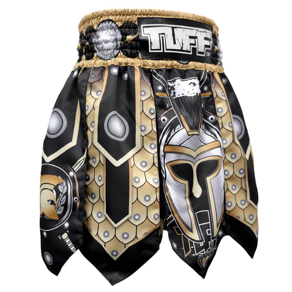 Pantaloncini Muay Thai/Kickboxing Tuff Gladiator Ancient Roman Nero/Oro per K1-Kickboxing e Muay Thai. Microfiber leggero, non si attaccano. Modello Gladiatore con frange.