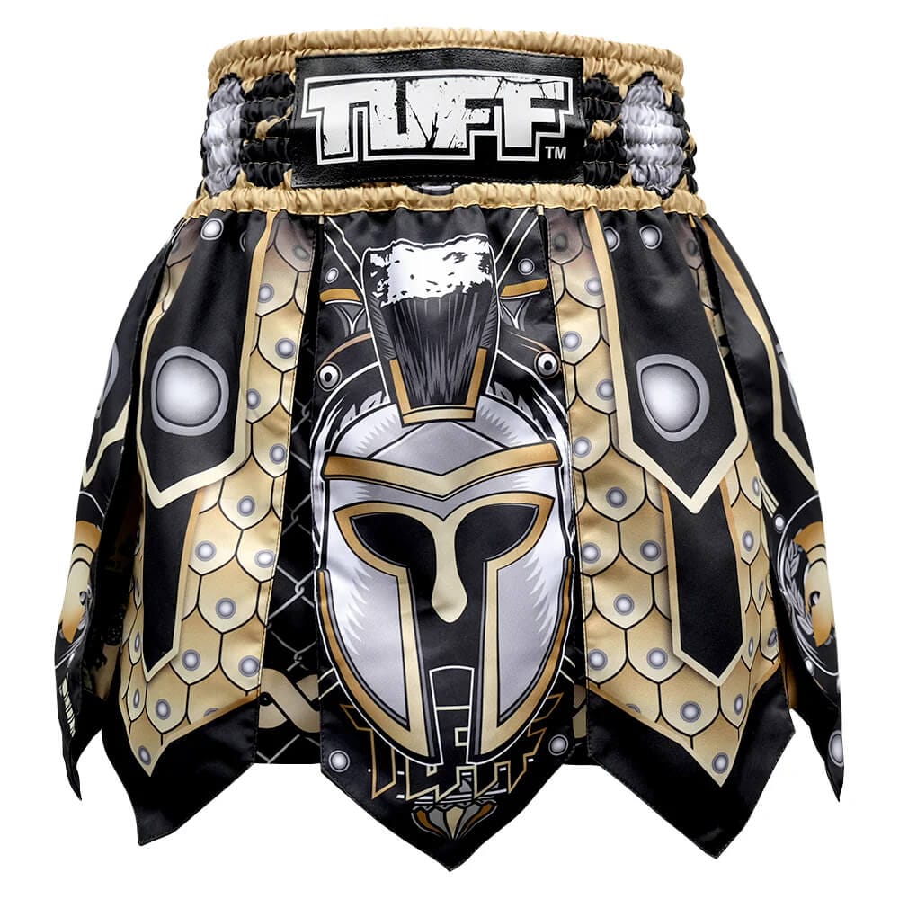 Pantaloncini Muay Thai/Kickboxing Tuff Gladiator Ancient Roman Nero/Oro per K1-Kickboxing e Muay Thai. Microfiber leggero, non si attaccano. Modello Gladiatore con frange.