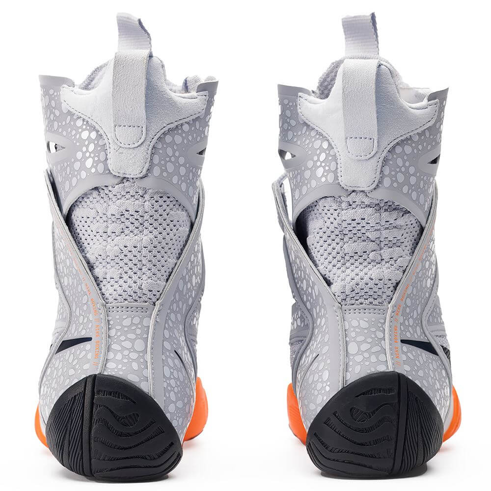Scarpe da Boxe Nike HyperKO 2.0 Electric Safari Olympic Special Edition Bianco/Arancione per allenamenti e match di Boxe. Stivaletti da Boxe, massimo sostegno e massima aderenza per avere un grip ed una tenuta massima.