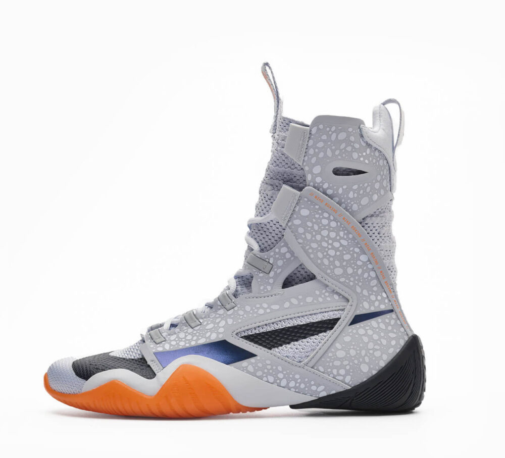 Scarpe da Boxe Nike HyperKO 2.0 Electric Safari Olympic Special Edition Bianco/Arancione per allenamenti e match di Boxe. Stivaletti da Boxe, massimo sostegno e massima aderenza per avere un grip ed una tenuta massima.
