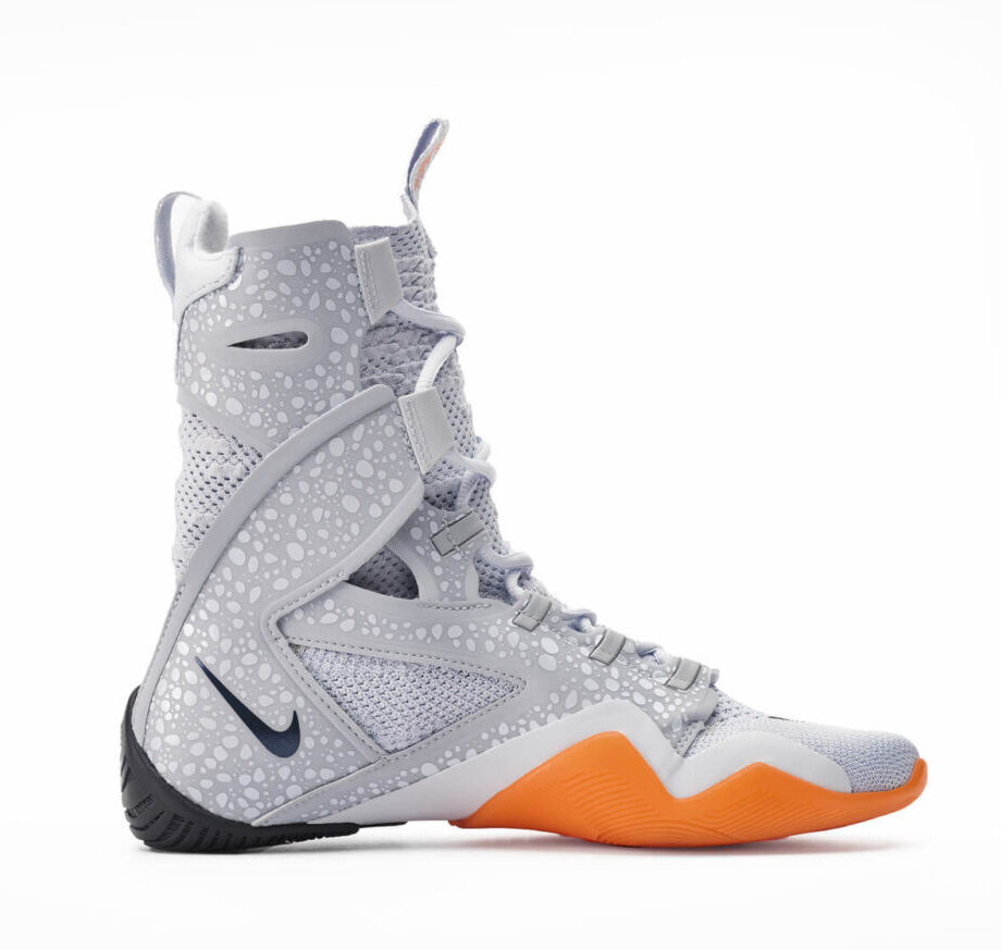 Scarpe da Boxe Nike HyperKO 2.0 Electric Safari Olympic Special Edition Bianco/Arancione per allenamenti e match di Boxe. Stivaletti da Boxe, massimo sostegno e massima aderenza per avere un grip ed una tenuta massima.