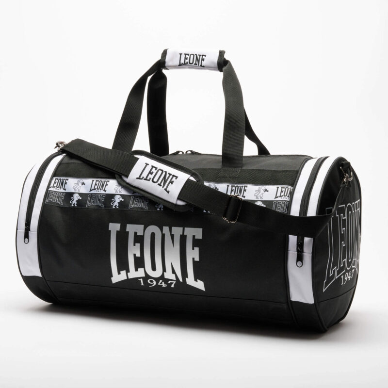 Borsone Palestra Leone 1947 Iconic AC943 Nero per attrezzatura da Boxe, Kickboxing, MMA, Muay Thai. Nuovi borsoni Leone con tracolla per attrezzatura.