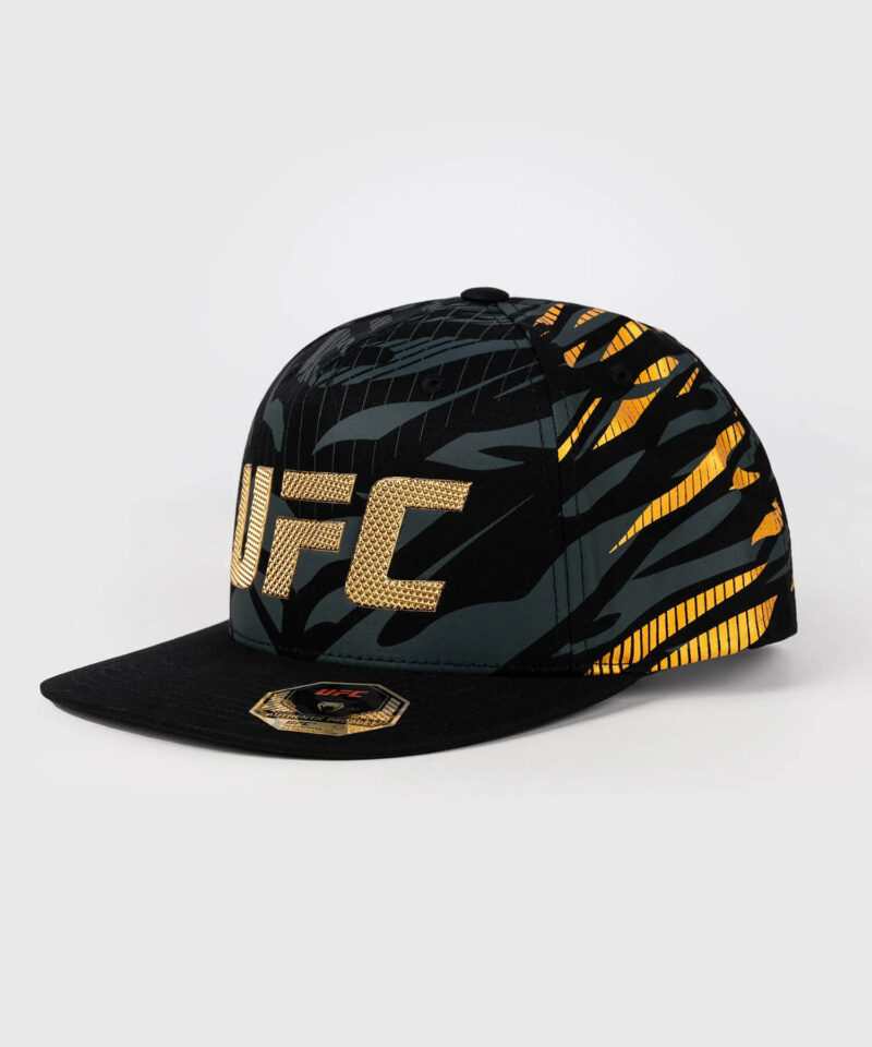 Cappellino UFC Venum Fusion Authentic Fight Night Nero-Oro. Cappellino walk Out Atleti UFC