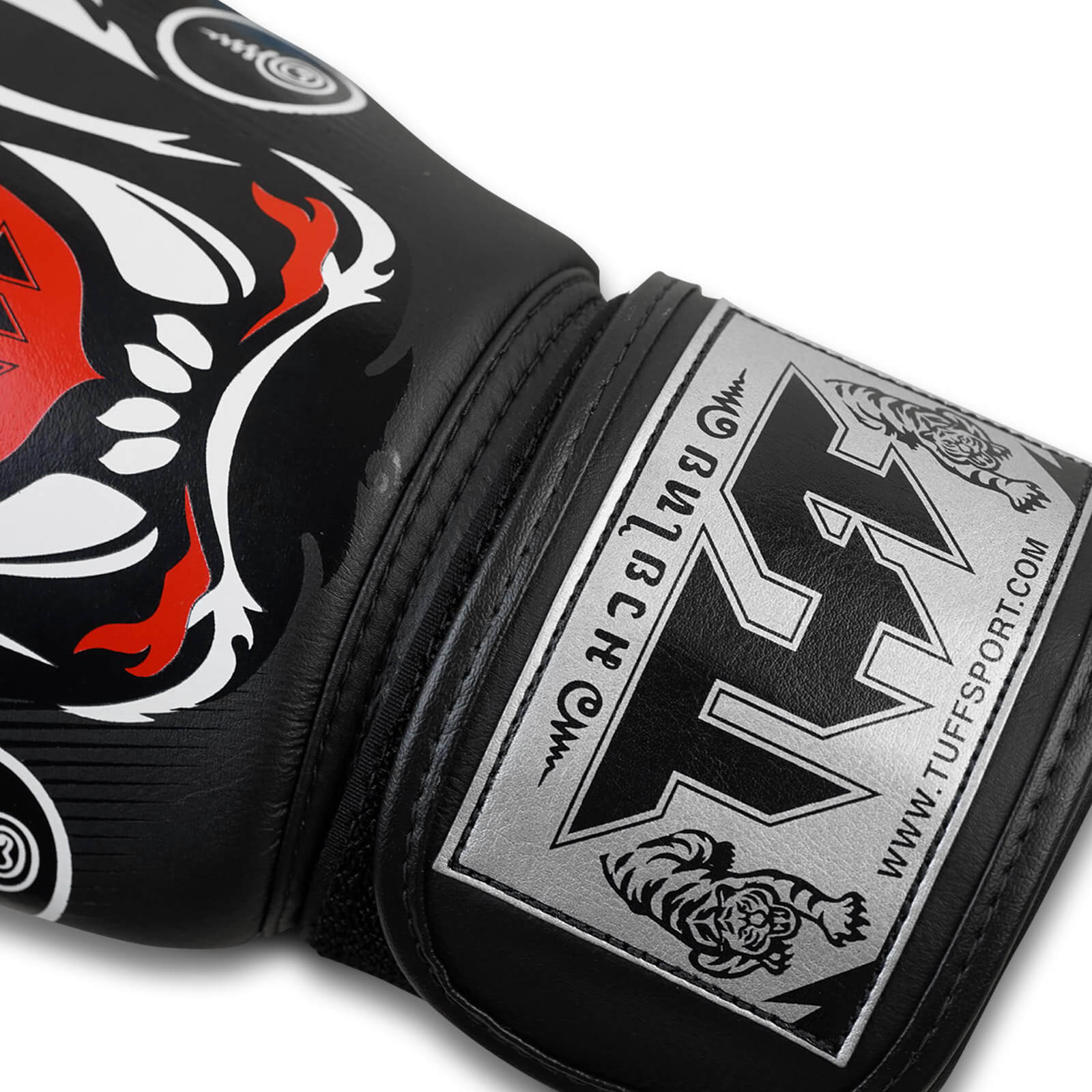 Guantoni Muay Thai Tuff Black Tiger TUF-GVM-TIGER-BLACK per allenamenti e Match di Muay Thai, Kickboxing. Guantoni in vera pelle fatti a mano in Thailandia. Guantoni Thai Tigre.