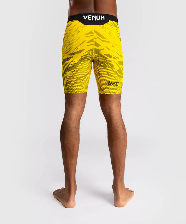Pantaloncini Vale Tudo a compressione UFC Venum Fusion 4.0 Authentic Fight Night Giallo per MMA, Grappling, No Gi. Pantaloncini usati in UFC, pantaloncini aderenti per allenamento MMA, Grappling.