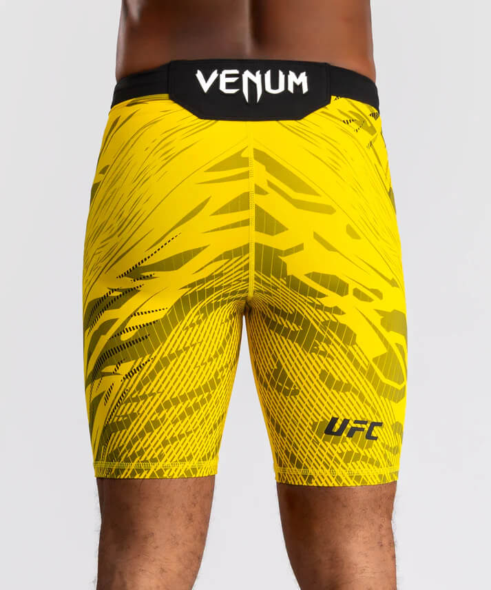 Pantaloncini Vale Tudo a compressione UFC Venum Fusion 4.0 Authentic Fight Night Giallo per MMA, Grappling, No Gi. Pantaloncini usati in UFC, pantaloncini aderenti per allenamento MMA, Grappling.