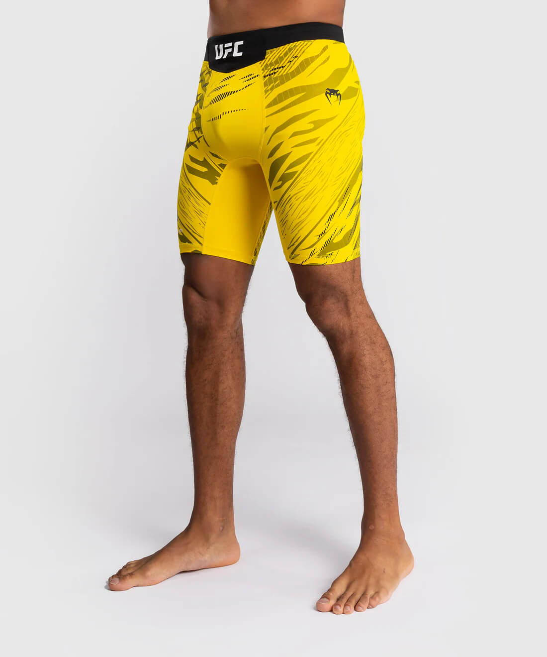 Pantaloncini Vale Tudo a compressione UFC Venum Fusion 4.0 Authentic Fight Night Giallo per MMA, Grappling, No Gi. Pantaloncini usati in UFC, pantaloncini aderenti per allenamento MMA, Grappling.