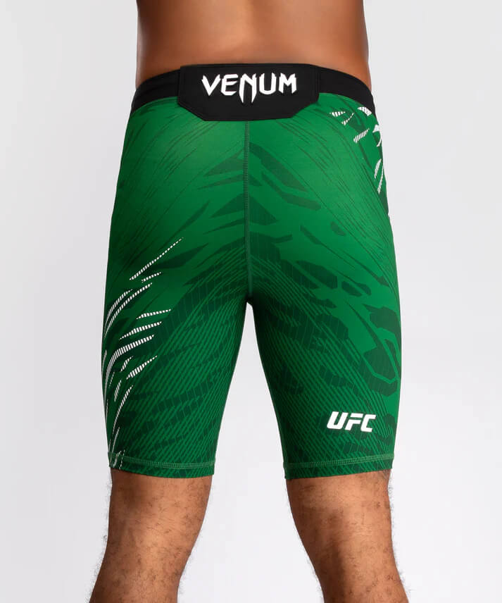Pantaloncini Vale Tudo a compressione UFC Venum Fusion 4.0 Authentic Fight Night Verde per MMA, Grappling, No Gi. Pantaloncini usati in UFC, pantaloncini aderenti per allenamento MMA, Grappling.