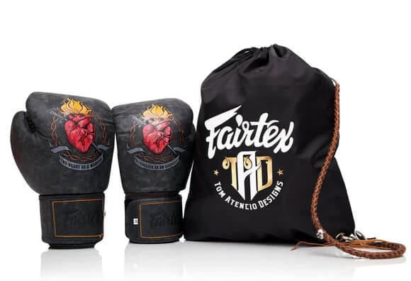 Guantoni Fairtex The Heart of Warrior BGV1 limited edition per Muay Thai, Boxe, Kickboxing. Guantoni muay thai cuore, guantoni thai fairtex cuore.