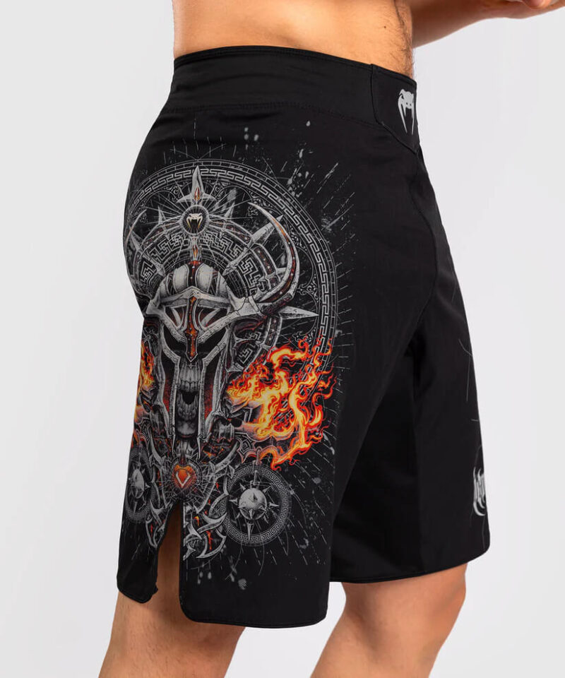 Pantaloncini Venum Gladiator 5.0 Nero/Argento per MMA, Grappling, No Gi, Boxe, Kickboxing. Fightshorts Gladiatore Venum