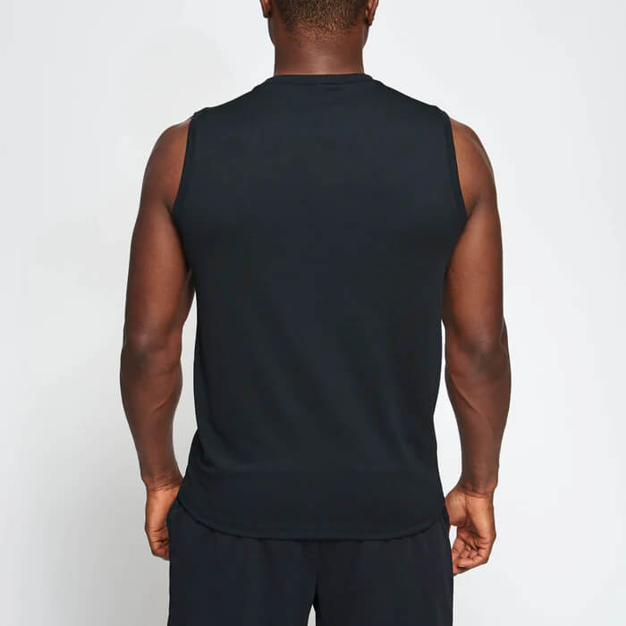 T-Shirt Smanicata Logo Leone 1947 -Nero per allenamenti di Boxe, Kickboxing, Muay Thai e sala pesi. T-shirt in tessuto tecnico leggera e morbida per allenamento.