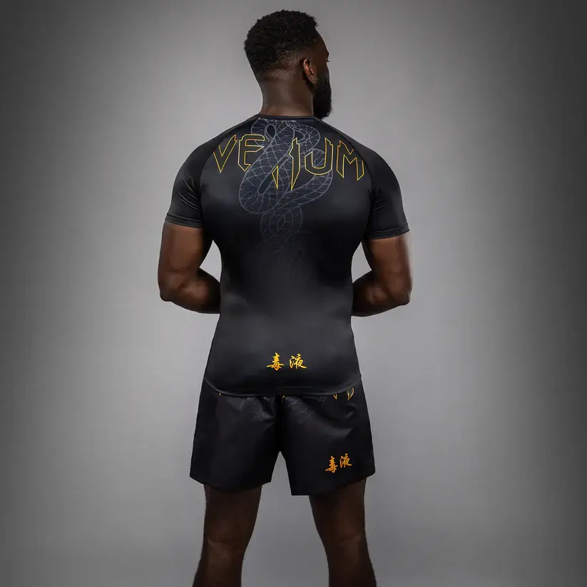 Rashguard Venum Serpenti Nero/Argento/Oro per allenamenti di MMA, Grappling, No Gi Kickboxing e Muay Thai. T-Shirt a Compressione che non assorbe il sudore