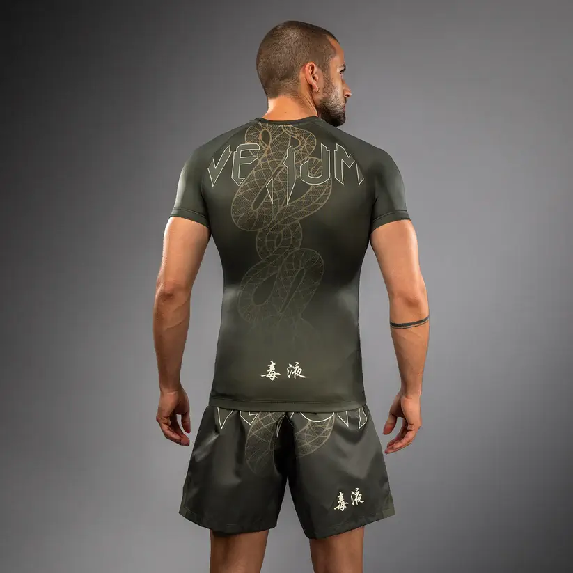 Rashguard Venum Serpenti Khaki/Bronzo/Avorio per allenamenti di MMA, Grappling, No Gi Kickboxing e Muay Thai. T-Shirt a Compressione che non assorbe il sudore