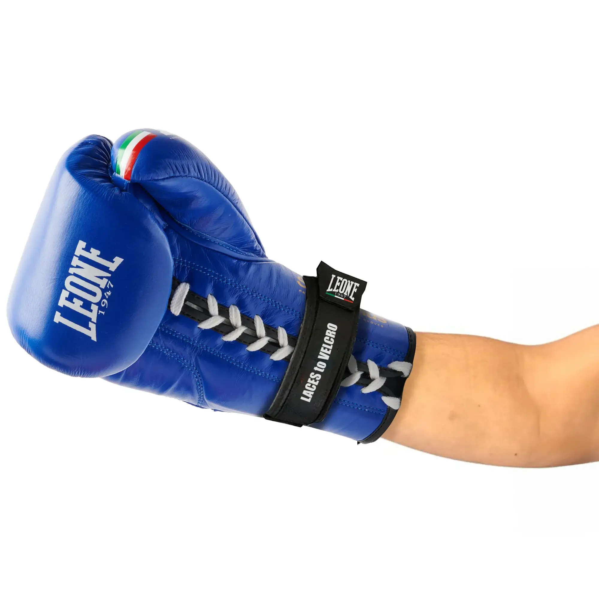 Convertitore Lacii-Velcro Leone 1947 AC962-01 per guantoni con Lacci. Trasforma velocemente la chiusura dei guantoni con lacci in chiusura velcro.