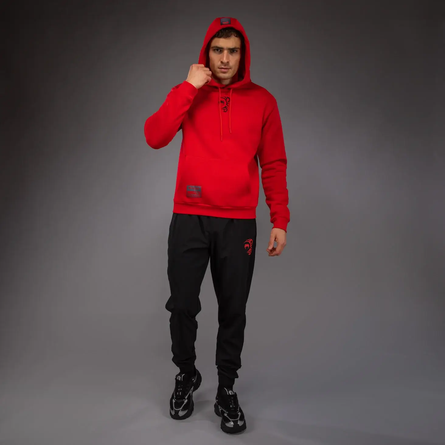 Felpa con cappuccio Mike Tyson Tiger x Venum Rosso per appassionati di Boxe e Sport da Combattimento.