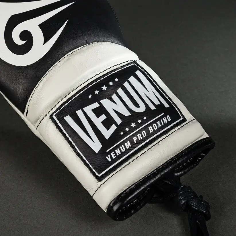 Guantoni Boxe professionali con lacci Venum Giant 2.0 Edizione limitata Mike Tyson. Ideale per competizioni