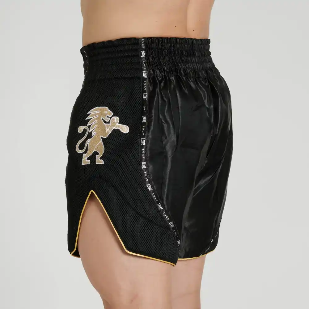 Pantaloncini Leone 1947 Classic Nero AB881 per allenamenti e competizioni di Muay Thai e Kickboxing