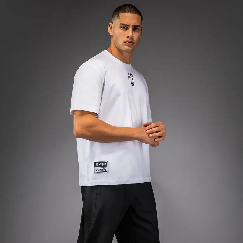 T-shirt cotone Mike Tyson Tiger Venum Bianco per appassionati di Pugilato e Sport da Combattimento. Allenamento o tempo libero.