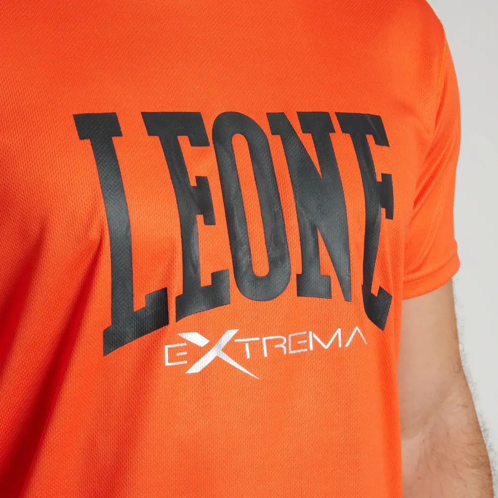 T-Shirt Leone 1947 Logo ABX106 Arancione con tessuto tecnico per allenamenti di Boxe, Kickboxing e Muay Thai.