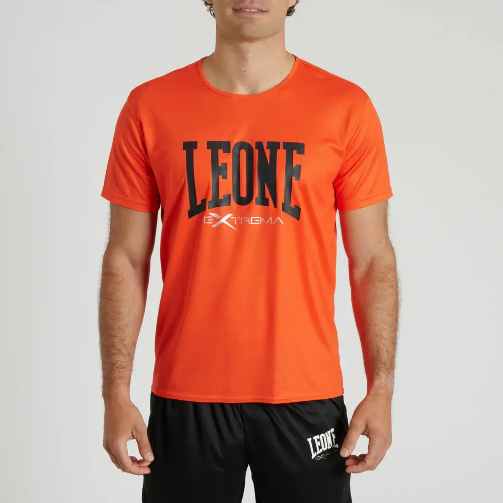 T-Shirt Leone 1947 Logo ABX106 Arancione con tessuto tecnico per allenamenti di Boxe, Kickboxing e Muay Thai.
