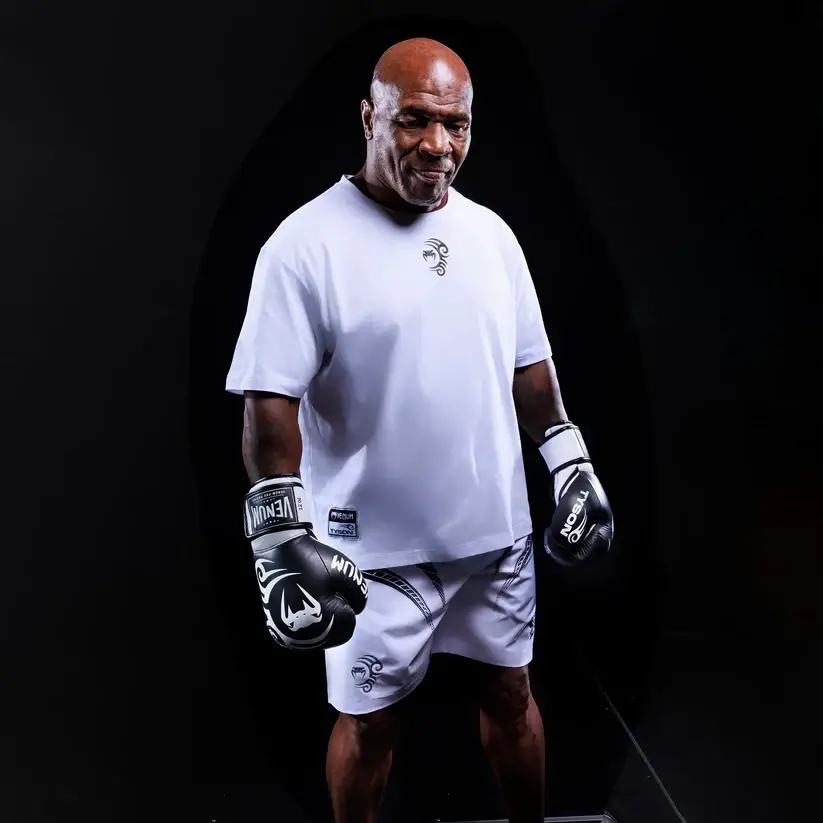 T-shirt cotone Mike Tyson Tiger Venum Bianco per appassionati di Pugilato e Sport da Combattimento. Allenamento o tempo libero.