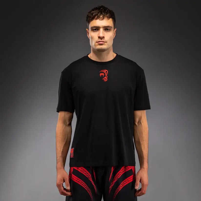 T-shirt cotone Mike Tyson Tiger Venum Nero-Rosso per appassionati di Pugilato e Sport da Combattimento, da usare in allenamento o tempo libero.