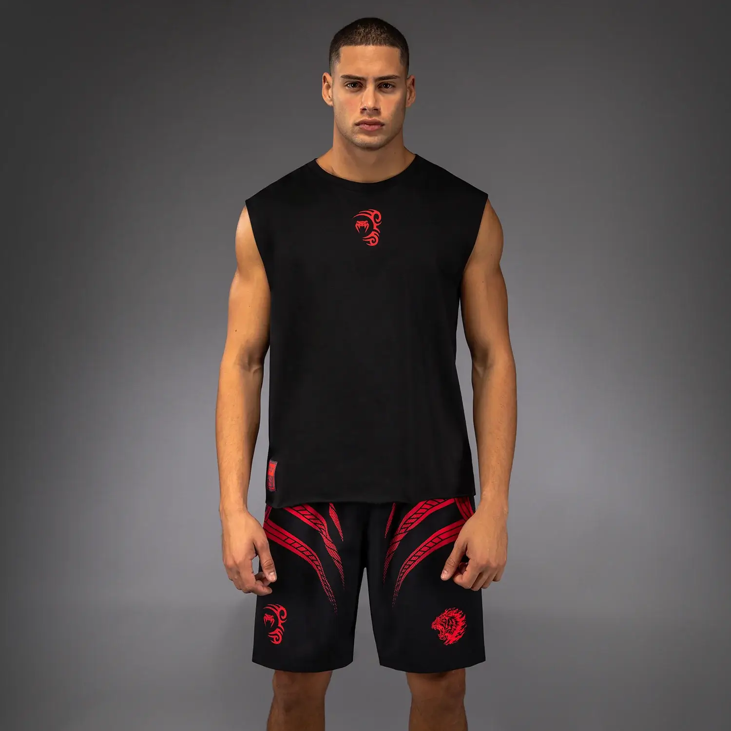 T-shirt smanicata Boxe Mike Tyson Tiger Venum Nero-Rosso per Pugilato e Sport da Combattimento