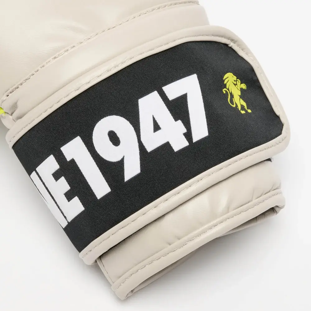 Guantoni Leone 1947 Stripe 47 Sabbia con velcro, adatti a principianti che praticano Boxe, Muay Thai o Kickboxing
