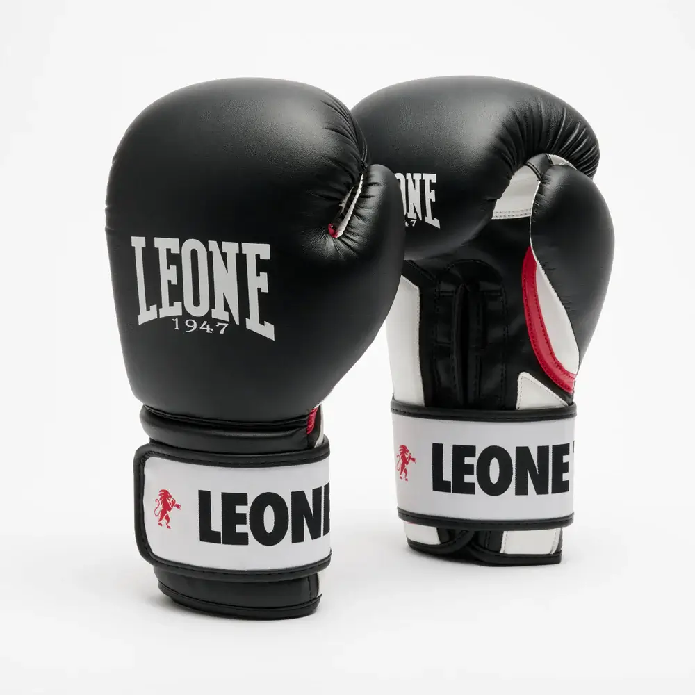 Guantoni Leone 1947 Stripe 47 Nero per principianti che praticano Boxe, Muay Thai o Kickboxing. Chiusura con velcro e loghi e dettagli in bianco