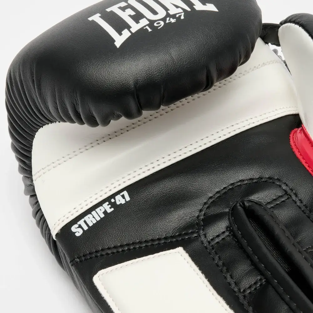 Guantoni Leone 1947 Stripe 47 Nero per principianti che praticano Pugilato, Muay Thai o Kickboxing. Chiusura con velcro e loghi e dettagli in bianco
