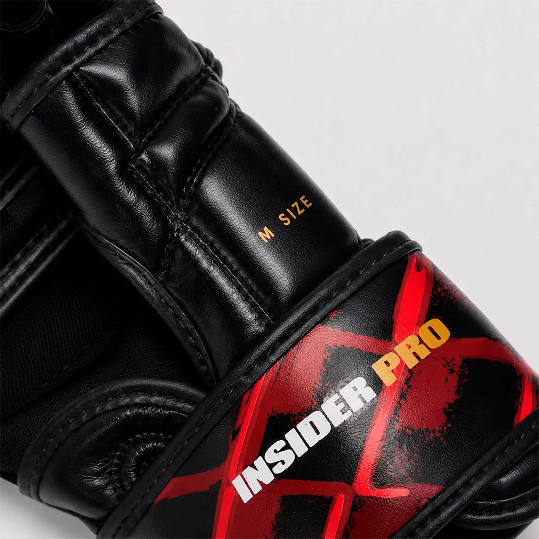 Guanti MMA Cage Leone 1947 Rosso 8 oz GP123. Guanti MMA Sparring per allenamenti e match di Mixed Martial Arts.