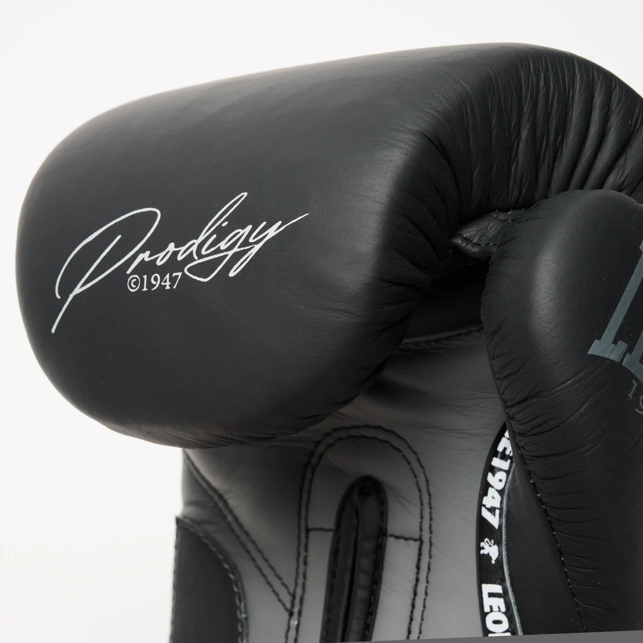 Guantoni da Boxe Leone 1947 Prodigy Nero GN117 per Sparring di Boxe, Kickboxing e Muay Thai.